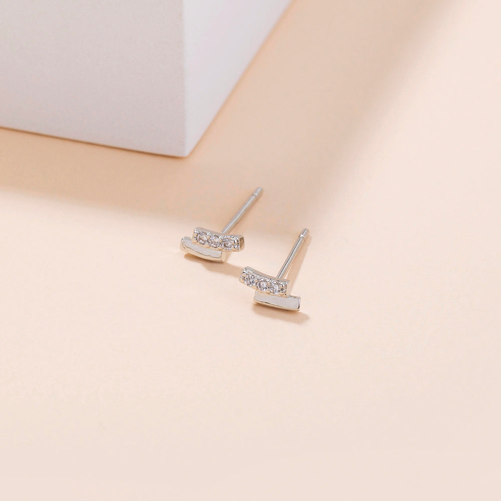 Small and versatile daily commuter double earrings