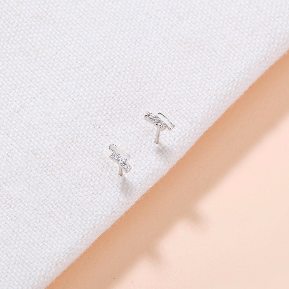 Small and versatile daily commuter double earrings