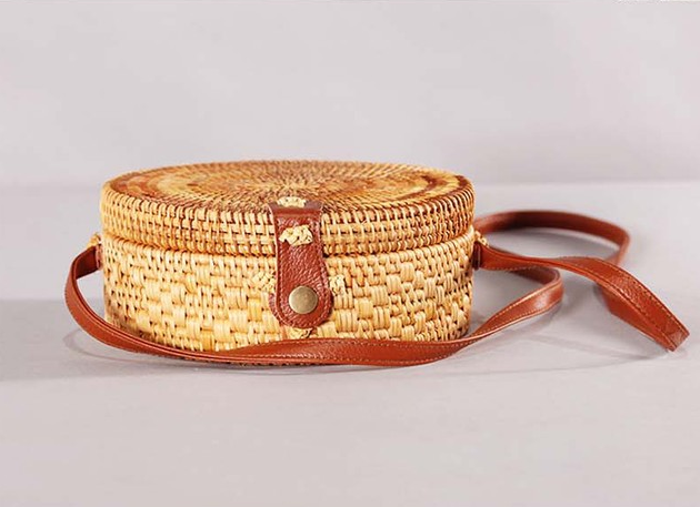 INS CHIC Handmade Crossbody bags Bohemian Straw Bags for Women Little Circle Beach Handbags Summer Vintage Rattan Bag